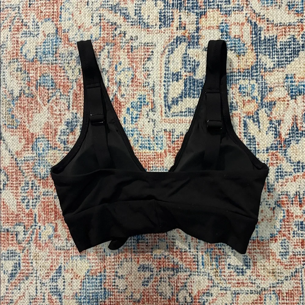 Robin Piccone Ava Knot Bikini Top in Black SZ S NWOT - Picture 4 of 5